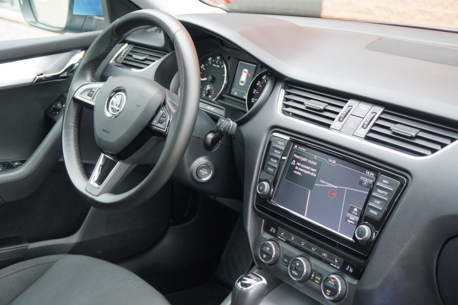 Škoda Octavia Combi 1.8 TSI Greentech Style Business 180PK + PANO / CAMERA / BI-XENON / KEYLESS