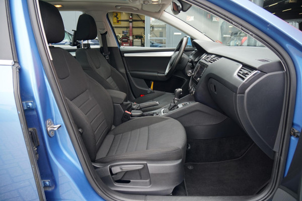 Škoda Octavia Combi 1.8 TSI Greentech Style Business 180PK + PANO / CAMERA / BI-XENON / KEYLESS