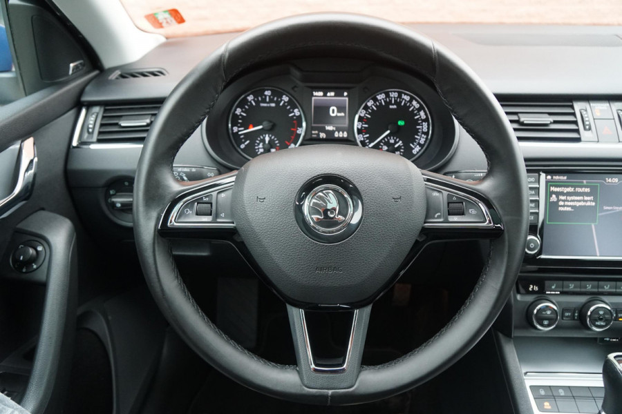 Škoda Octavia Combi 1.8 TSI Greentech Style Business 180PK + PANO / CAMERA / BI-XENON / KEYLESS
