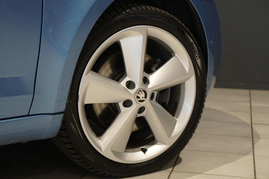 Škoda Octavia Combi 1.8 TSI Greentech Style Business 180PK + PANO / CAMERA / BI-XENON / KEYLESS