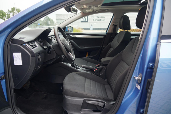 Škoda Octavia Combi 1.8 TSI Greentech Style Business 180PK + PANO / CAMERA / BI-XENON / KEYLESS