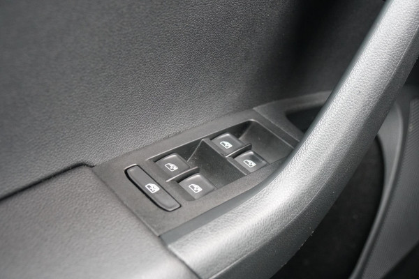 Škoda Octavia Combi 1.8 TSI Greentech Style Business 180PK + PANO / CAMERA / BI-XENON / KEYLESS