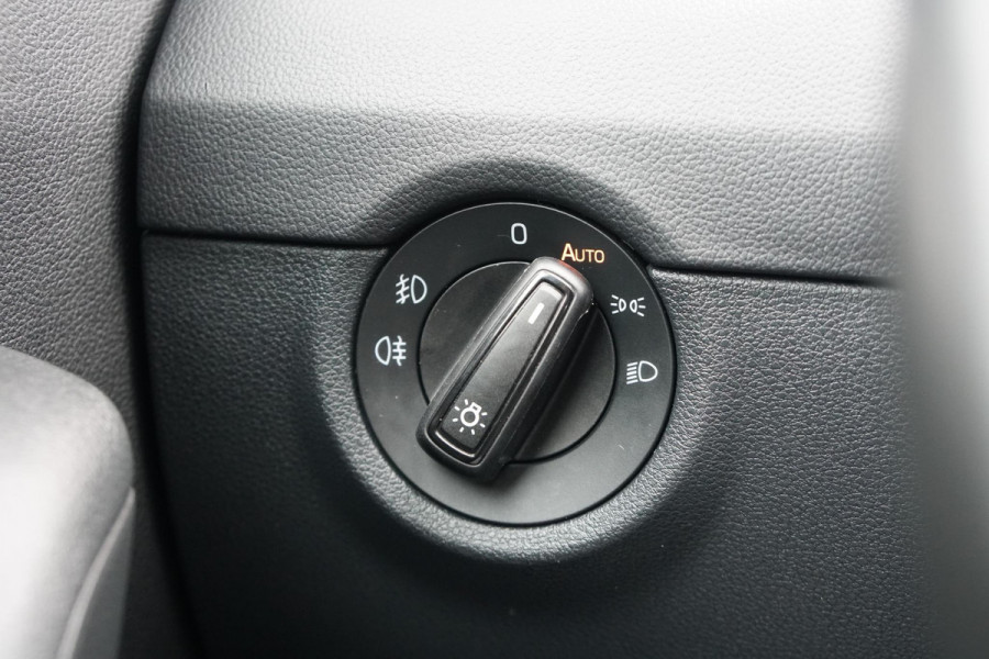 Škoda Octavia Combi 1.8 TSI Greentech Style Business 180PK + PANO / CAMERA / BI-XENON / KEYLESS