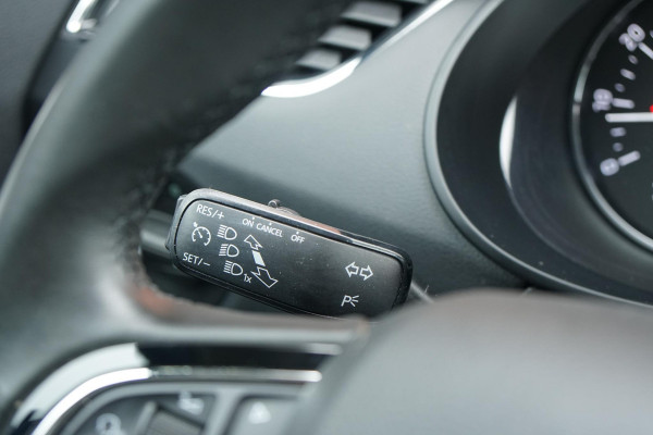 Škoda Octavia Combi 1.8 TSI Greentech Style Business 180PK + PANO / CAMERA / BI-XENON / KEYLESS