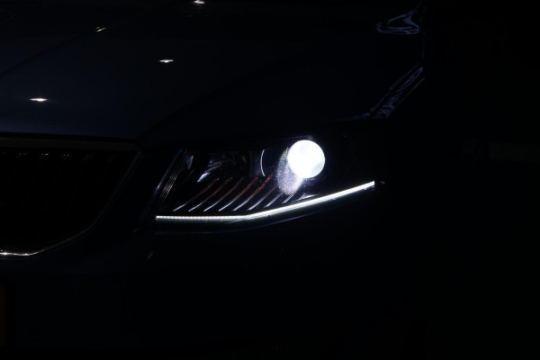 Škoda Octavia Combi 1.8 TSI Greentech Style Business 180PK + PANO / CAMERA / BI-XENON / KEYLESS
