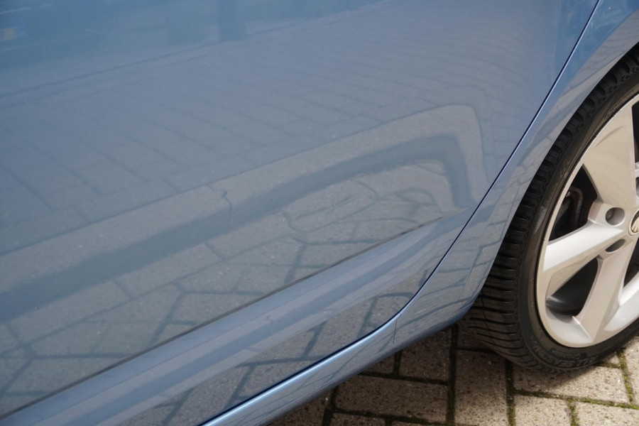 Škoda Octavia Combi 1.8 TSI Greentech Style Business 180PK + PANO / CAMERA / BI-XENON / KEYLESS