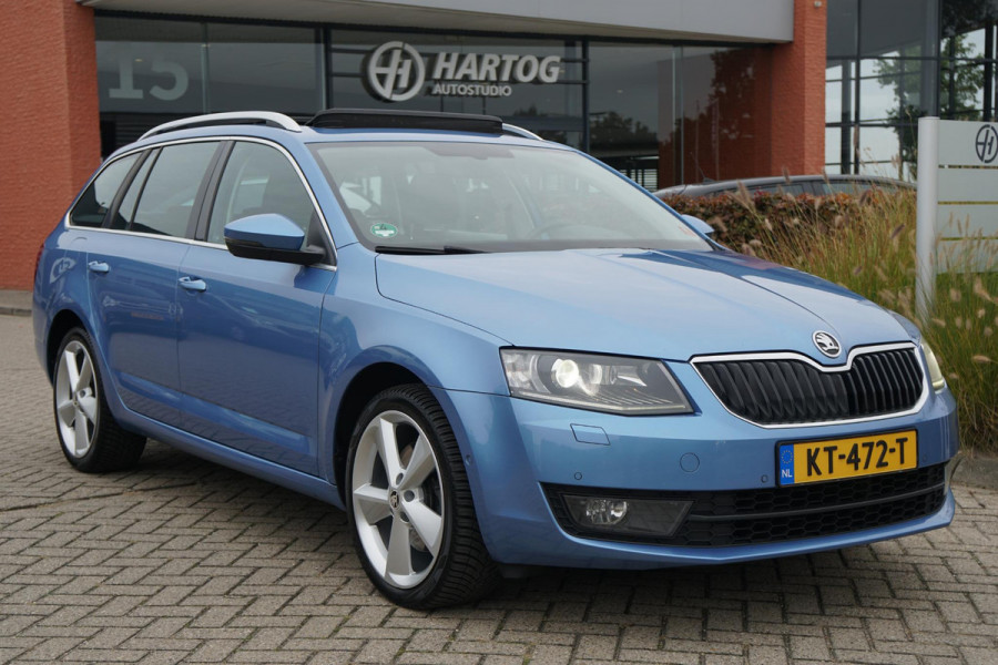 Škoda Octavia Combi 1.8 TSI Greentech Style Business 180PK + PANO / CAMERA / BI-XENON / KEYLESS