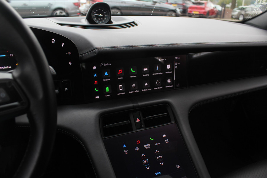 Porsche Taycan Performance 84 kWh / SoH 94.5% / Panoramadak / 360Camera / Adaptieve stoelen / Sportchrono / 20'' / Bose / Keyless / Dodehoek / Navigatie / Stoelverwarming / Cruise Control