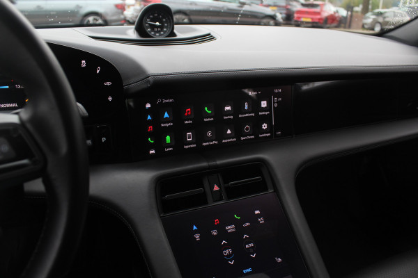 Porsche Taycan Performance 84 kWh / SoH 94.5% / Panoramadak / 360Camera / Adaptieve stoelen / Sportchrono / 20'' / Bose / Keyless / Dodehoek / Navigatie / Stoelverwarming / Cruise Control