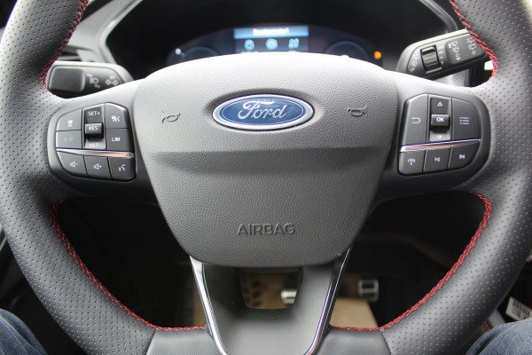 Ford Kuga 2.5 PHEV ST-Line X , 2100kg trekgewicht , Nieuw Model Panorama/schuif kantel dak , Trekhaak wegklapbaar AGR stoelen voor , Winterpack