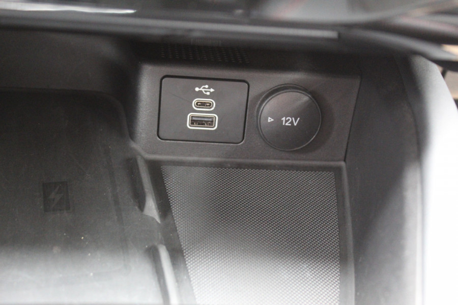 Ford Kuga 2.5 PHEV ST-Line X , 2100kg trekgewicht , Nieuw Model Panorama/schuif kantel dak , Trekhaak wegklapbaar AGR stoelen voor , Winterpack