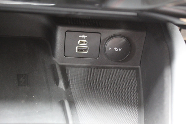 Ford Kuga 2.5 PHEV ST-Line X , 2100kg trekgewicht , Nieuw Model Panorama/schuif kantel dak , Trekhaak wegklapbaar AGR stoelen voor , Winterpack