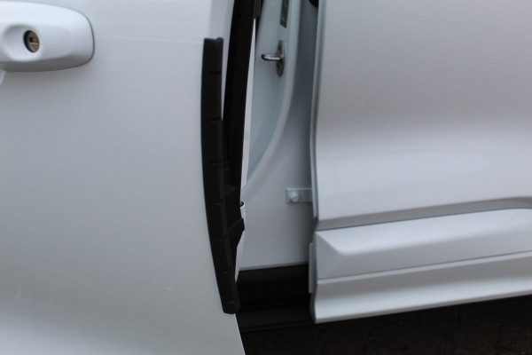 Ford Kuga 2.5 PHEV ST-Line X , 2100kg trekgewicht , Nieuw Model Panorama/schuif kantel dak , Trekhaak wegklapbaar AGR stoelen voor , Winterpack