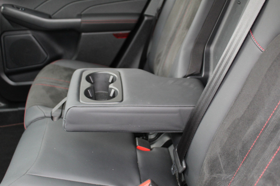 Ford Kuga 2.5 PHEV ST-Line X , 2100kg trekgewicht , Nieuw Model Panorama/schuif kantel dak , Trekhaak wegklapbaar AGR stoelen voor , Winterpack