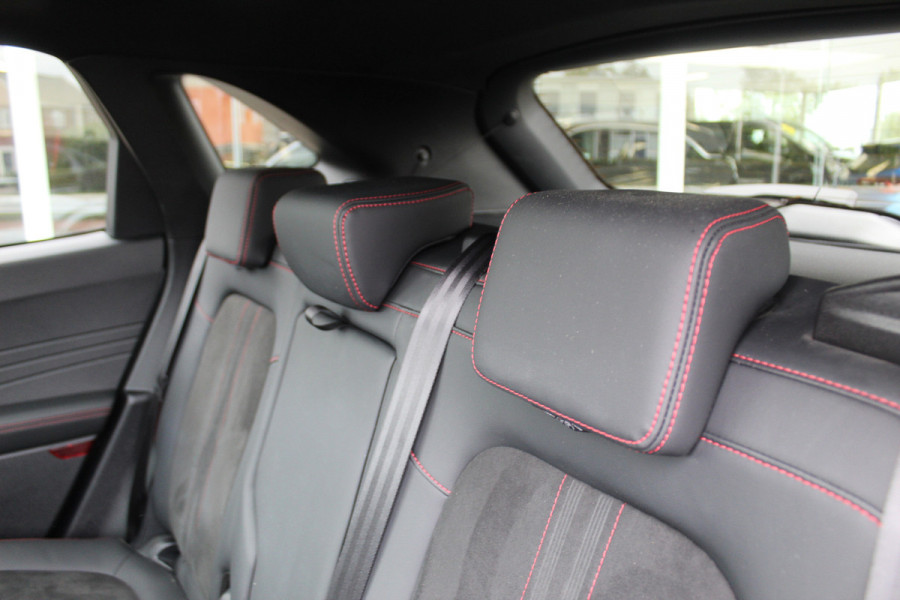 Ford Kuga 2.5 PHEV ST-Line X , 2100kg trekgewicht , Nieuw Model Panorama/schuif kantel dak , Trekhaak wegklapbaar AGR stoelen voor , Winterpack