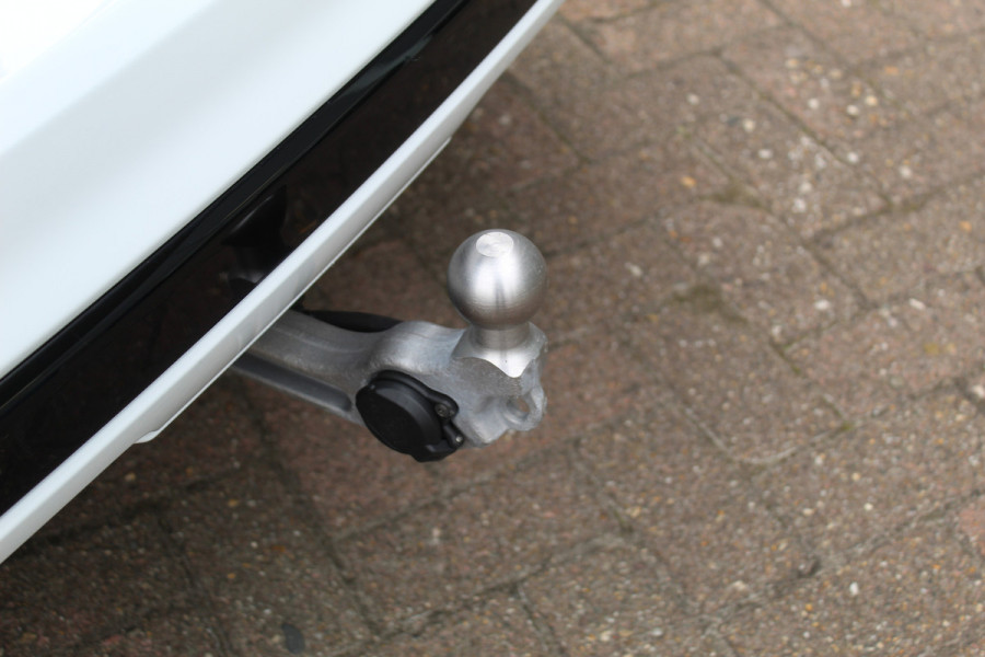Ford Kuga 2.5 PHEV ST-Line X , 2100kg trekgewicht , Nieuw Model Panorama/schuif kantel dak , Trekhaak wegklapbaar AGR stoelen voor , Winterpack