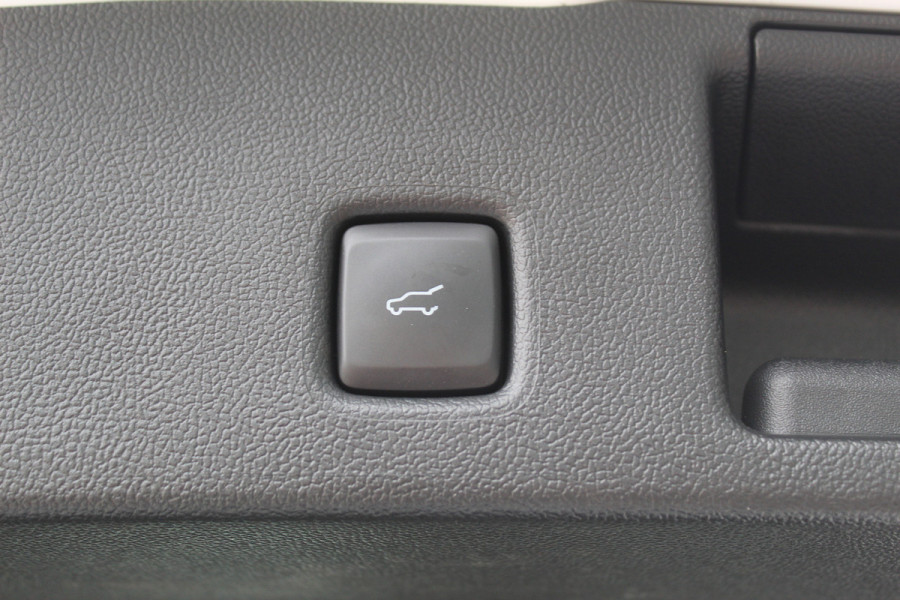 Ford Kuga 2.5 PHEV ST-Line X , 2100kg trekgewicht , Nieuw Model Panorama/schuif kantel dak , Trekhaak wegklapbaar AGR stoelen voor , Winterpack