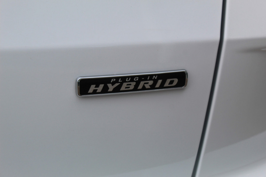 Ford Kuga 2.5 PHEV ST-Line X , 2100kg trekgewicht , Nieuw Model Panorama/schuif kantel dak , Trekhaak wegklapbaar AGR stoelen voor , Winterpack