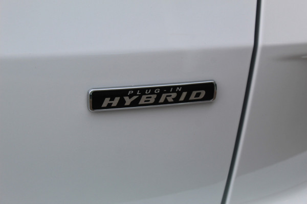 Ford Kuga 2.5 PHEV ST-Line X , 2100kg trekgewicht , Nieuw Model Panorama/schuif kantel dak , Trekhaak wegklapbaar AGR stoelen voor , Winterpack