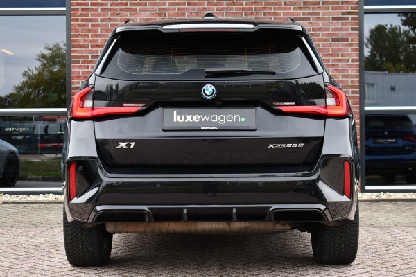 BMW X1 xDrive25e M-Sport Pano ACC 360 HUD 19inch Adp-onderstel BTW-auto