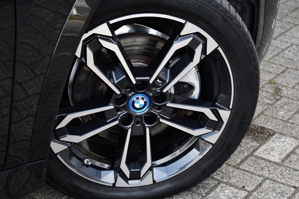 BMW X1 xDrive25e M-Sport Pano ACC 360 HUD 19inch Adp-onderstel BTW-auto