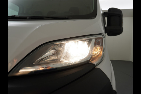 Opel Movano 2.2D 120PK L3H2 3-Persoons Navi DAB+ Airco Cruise Control Bluetooth Edition Treeplank Betonplex Vloer Wandbetimmering Schuifdeur 1e Eigenaar Euro 6