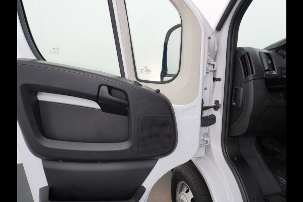 Opel Movano 2.2D 120PK L3H2 3-Persoons Navi DAB+ Airco Cruise Control Bluetooth Edition Treeplank Betonplex Vloer Wandbetimmering Schuifdeur 1e Eigenaar Euro 6
