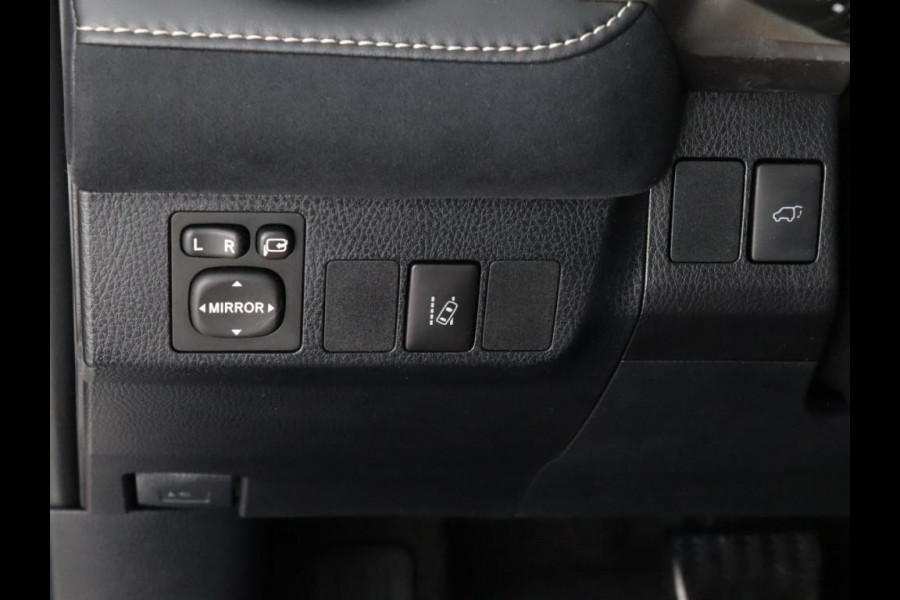 Toyota RAV4 2.5 HYBRID STYLE SILVERLINE GARANTIE TOT 2028! Navi. Adaptieve Cruise.Safety-Sense.Camera