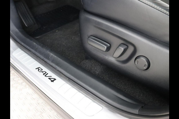Toyota RAV4 2.5 HYBRID STYLE SILVERLINE GARANTIE TOT 2028! Navi. Adaptieve Cruise.Safety-Sense.Camera