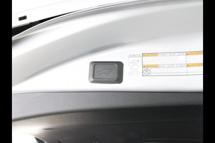 Toyota RAV4 2.5 HYBRID STYLE SILVERLINE GARANTIE TOT 2028! Navi. Adaptieve Cruise.Safety-Sense.Camera