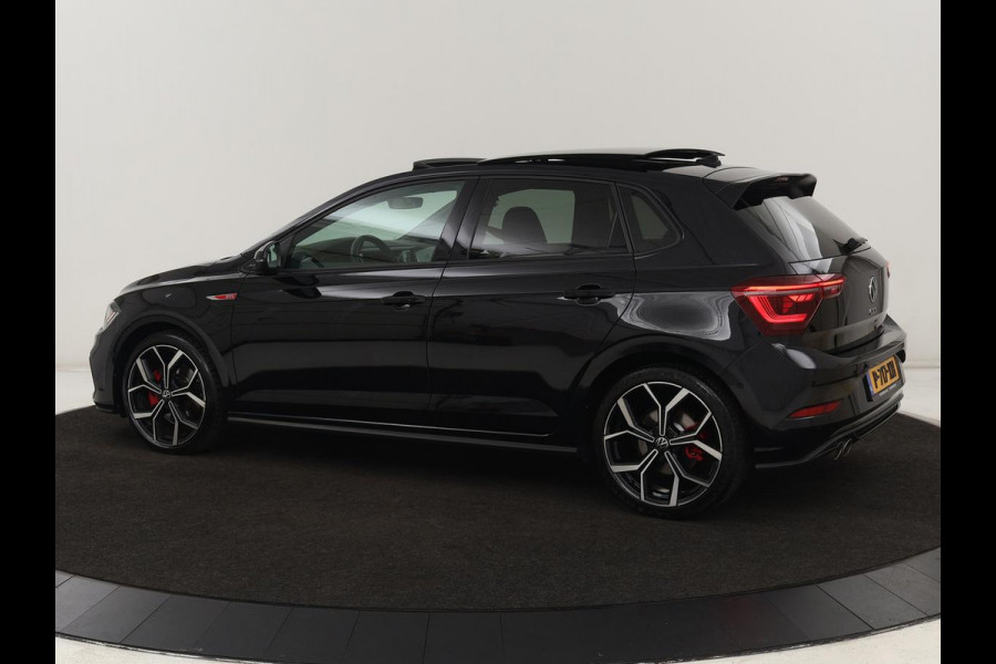 Volkswagen Polo 2.0 TSI GTI | Panoramadak | Stoelverwarming | Adaptive cruise | Camera | Carplay | Matrix LED | Virtual Cockpit | Alcantara | Climate control | Park Assist | Navigatie