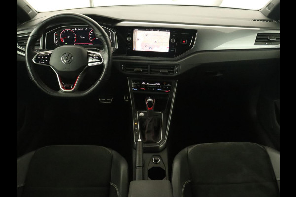 Volkswagen Polo 2.0 TSI GTI | Panoramadak | Stoelverwarming | Adaptive cruise | Camera | Carplay | Matrix LED | Virtual Cockpit | Alcantara | Climate control | Park Assist | Navigatie