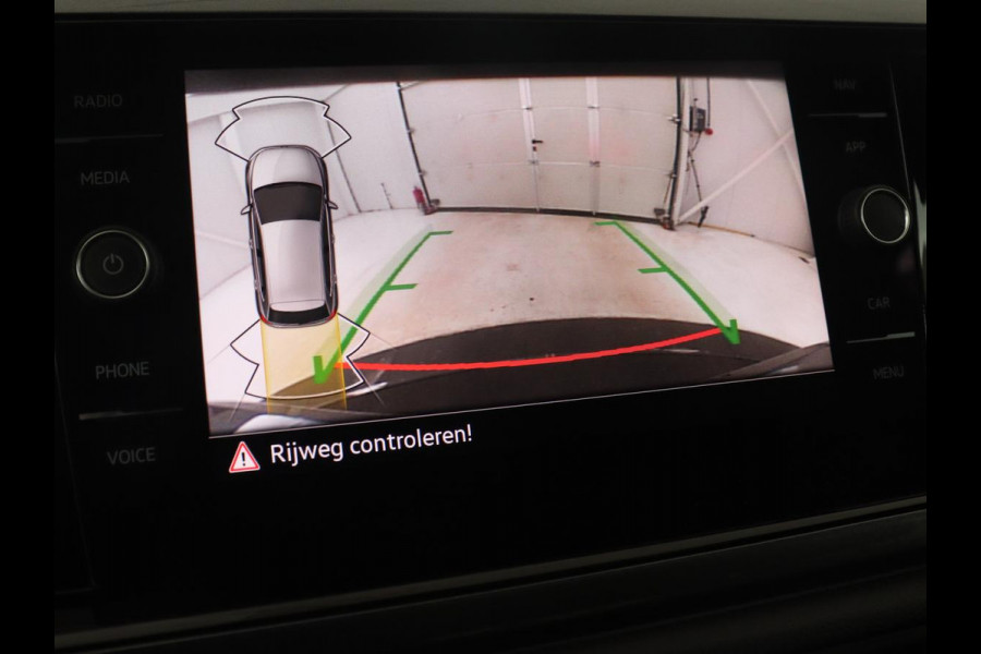 Volkswagen Polo 2.0 TSI GTI | Panoramadak | Stoelverwarming | Adaptive cruise | Camera | Carplay | Matrix LED | Virtual Cockpit | Alcantara | Climate control | Park Assist | Navigatie
