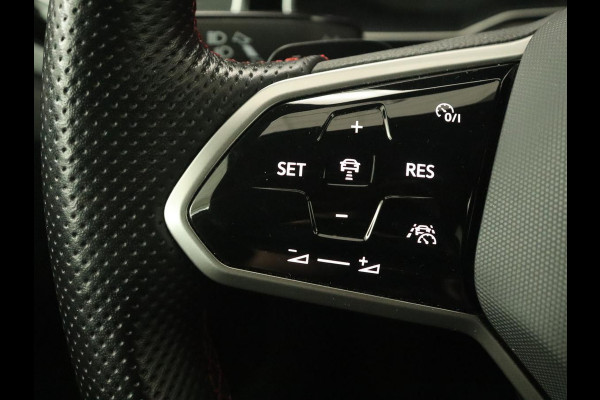 Volkswagen Polo 2.0 TSI GTI | Panoramadak | Stoelverwarming | Adaptive cruise | Camera | Carplay | Matrix LED | Virtual Cockpit | Alcantara | Climate control | Park Assist | Navigatie
