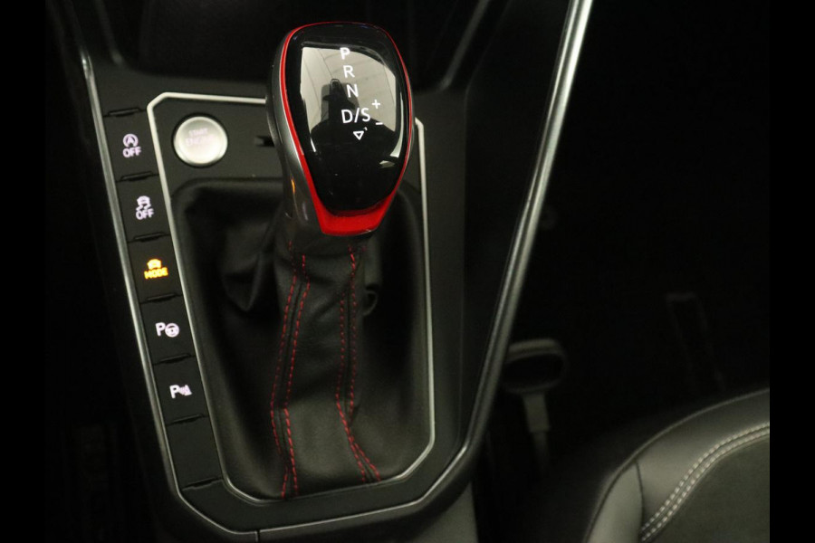 Volkswagen Polo 2.0 TSI GTI | Panoramadak | Stoelverwarming | Adaptive cruise | Camera | Carplay | Matrix LED | Virtual Cockpit | Alcantara | Climate control | Park Assist | Navigatie