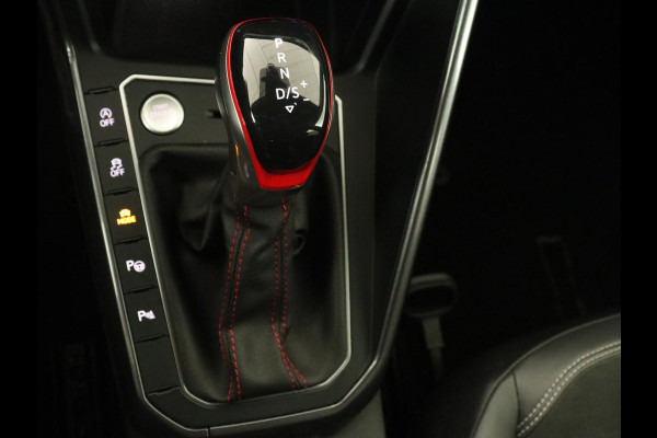 Volkswagen Polo 2.0 TSI GTI | Panoramadak | Stoelverwarming | Adaptive cruise | Camera | Carplay | Matrix LED | Virtual Cockpit | Alcantara | Climate control | Park Assist | Navigatie