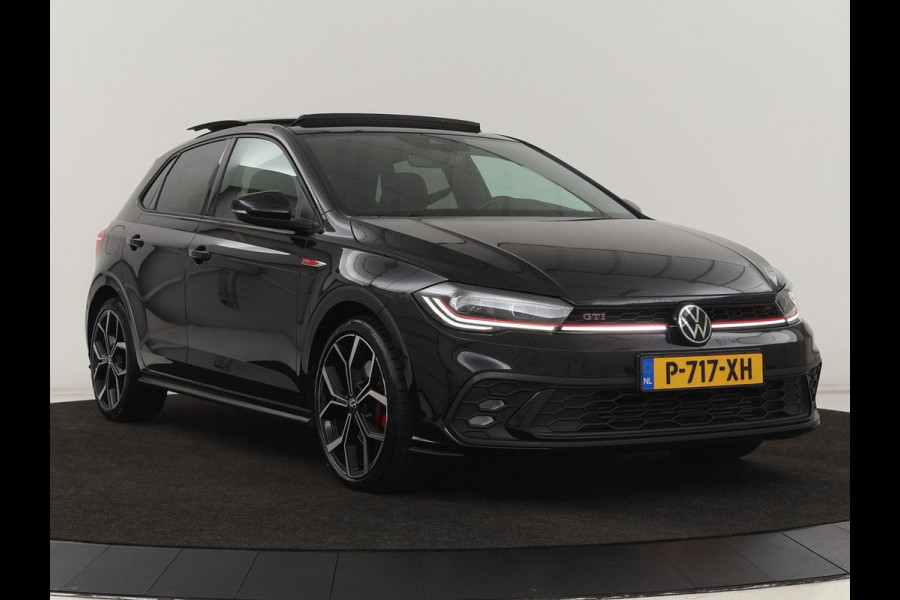Volkswagen Polo 2.0 TSI GTI | Panoramadak | Stoelverwarming | Adaptive cruise | Camera | Carplay | Matrix LED | Virtual Cockpit | Alcantara | Climate control | Park Assist | Navigatie