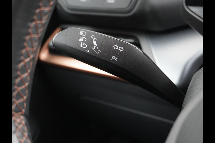 CUPRA Born Performance One 62kWh SOH=95% Navi Sport Stoelen+Elektr.Verst.+Verwarmd Adaptive-Cruise-C Camera Park-Assist+PDC-v+a Smart-Assis DAB ECC Full-Link Virtual Cockpit Seat-Connect/online-Services Adaptive-Led Uitwijk-assistent Priv.Glass Keyless Advanced E-sound-Luidspreker 1e Eigenaar Origineel Nederlandse Auto Accu Garantie tot 160.000km / April 2030