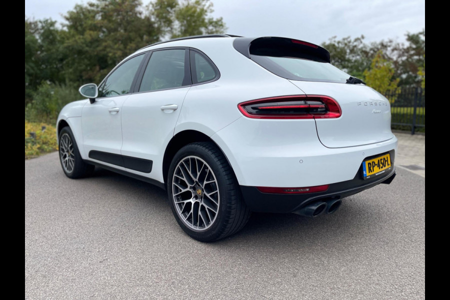 Porsche Macan 2.0 252PK Facelift /Panoramadak/Luchtvering/Led-Xenon/Camera/Electr-Trekhaak 1-Eigenaar Dealer-onderhouden
