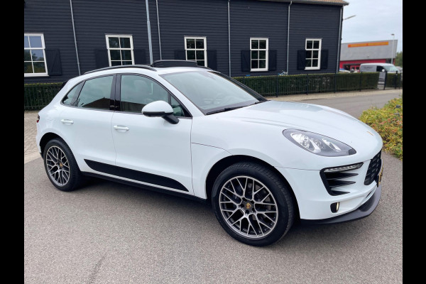 Porsche Macan 2.0 252PK Facelift /Panoramadak/Luchtvering/Led-Xenon/Camera/Electr-Trekhaak 1-Eigenaar Dealer-onderhouden