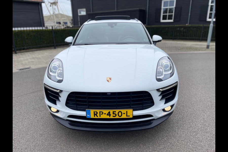Porsche Macan 2.0 252PK Facelift /Panoramadak/Luchtvering/Led-Xenon/Camera/Electr-Trekhaak 1-Eigenaar Dealer-onderhouden