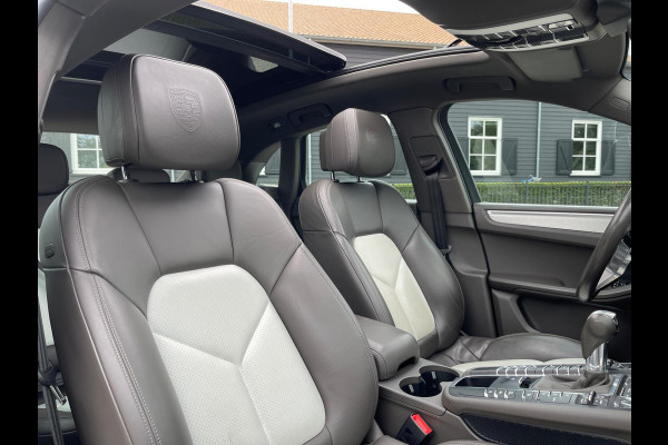 Porsche Macan 2.0 252PK Facelift /Panoramadak/Luchtvering/Led-Xenon/Camera/Electr-Trekhaak 1-Eigenaar Dealer-onderhouden