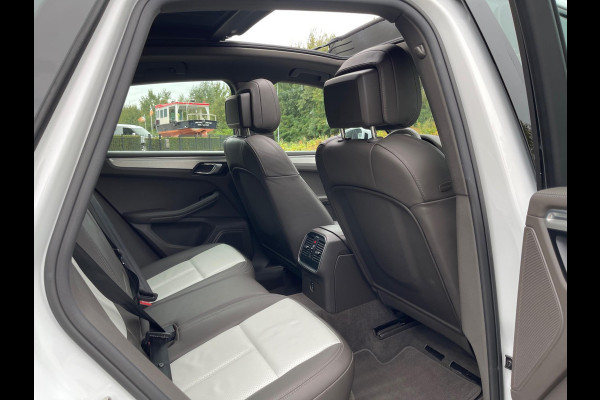 Porsche Macan 2.0 252PK Facelift /Panoramadak/Luchtvering/Led-Xenon/Camera/Electr-Trekhaak 1-Eigenaar Dealer-onderhouden