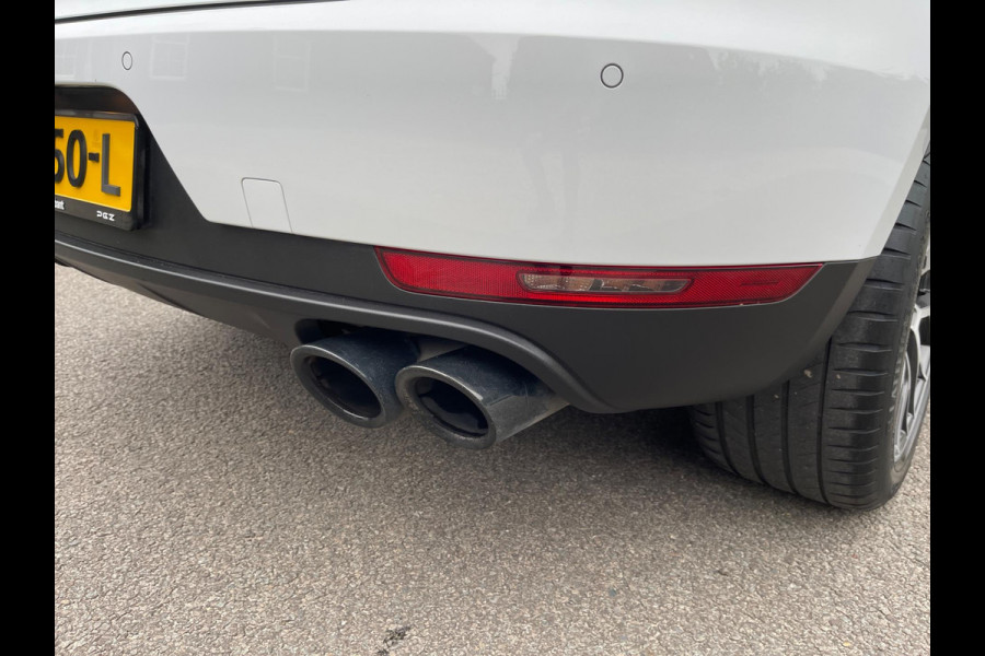 Porsche Macan 2.0 252PK Facelift /Panoramadak/Luchtvering/Led-Xenon/Camera/Electr-Trekhaak 1-Eigenaar Dealer-onderhouden