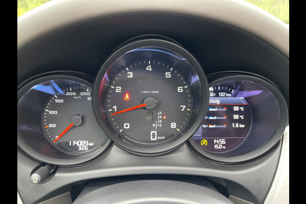 Porsche Macan 2.0 252PK Facelift /Panoramadak/Luchtvering/Led-Xenon/Camera/Electr-Trekhaak 1-Eigenaar Dealer-onderhouden