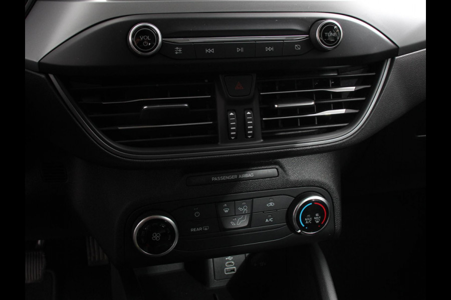 Ford FOCUS Wagon 1.0 EcoBoost 125pk Connected | Navigatie | Parkeer sensoren | Dab | Cruise control | Airco | Led | Airco | Lane assist Ford FOCUS Wagon 1.0 EcoBoost 125pk Connected | Navigatie | Parkeer sensoren | Dab | Cruise control | Airco | Led | Airco | Lane assist