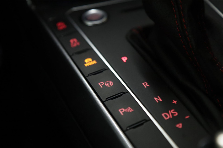 Volkswagen Polo 2.0 TSI GTI PANO/CARPLAY/STOELV/KEYLES/CAM/SFEERV/VOL