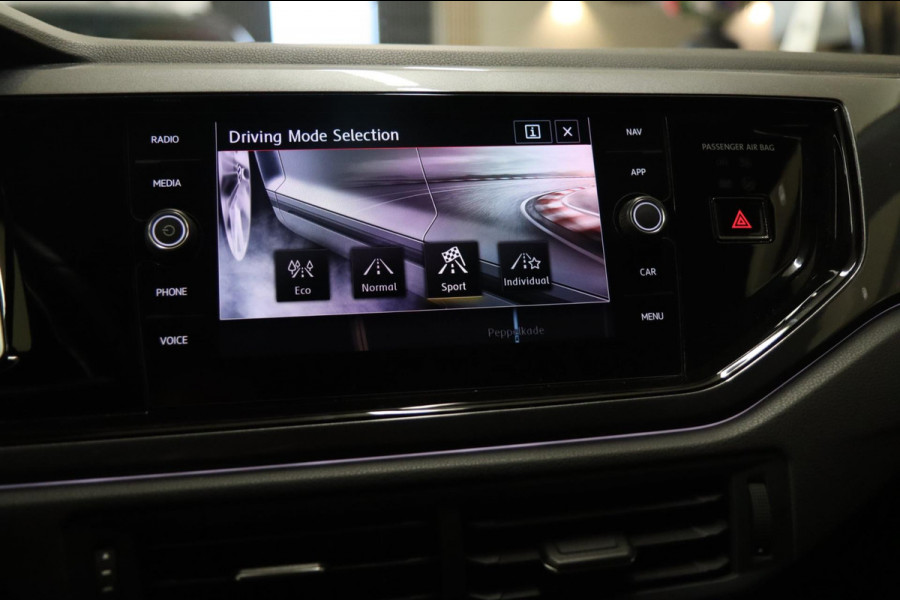 Volkswagen Polo 2.0 TSI GTI PANO/CARPLAY/STOELV/KEYLES/CAM/SFEERV/VOL