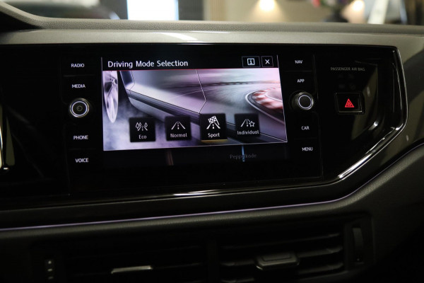 Volkswagen Polo 2.0 TSI GTI PANO/CARPLAY/STOELV/KEYLES/CAM/SFEERV/VOL