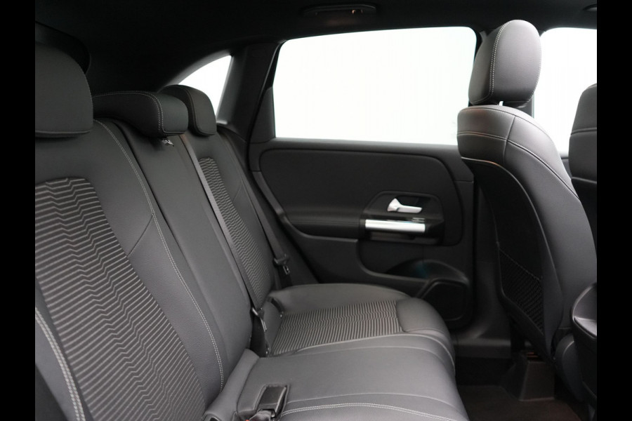 Mercedes-Benz B-Klasse 250 e Progressive Plug In Hybrid 218pk PHEV | Panodak | Multibeam LED | Widescreen | Adaptive Cruise | Sportstoelen Verwarmd | Stuur Verwarmd | Blis | Sfeerverlichting | Apple Carplay | Navigatie | Keyless | DAB |